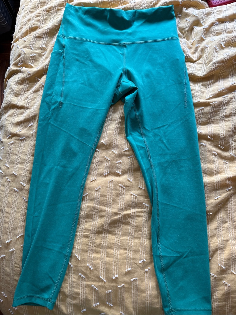 Lululemon  Wunder Train High-Rise Tight with Pockets 25" Active Leggings.